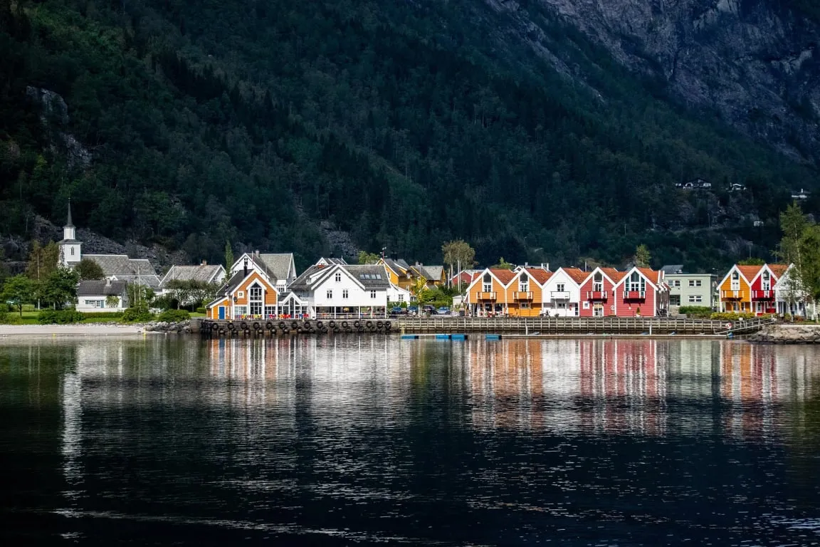 Luksuriøst rom med moderne detaljer